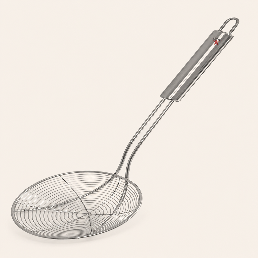 Nutristar stainless steel wire skimmer strainer with long handle